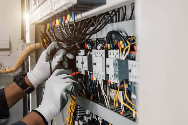Best Commercial Electrician Services  in Pinewood Estates, TX
